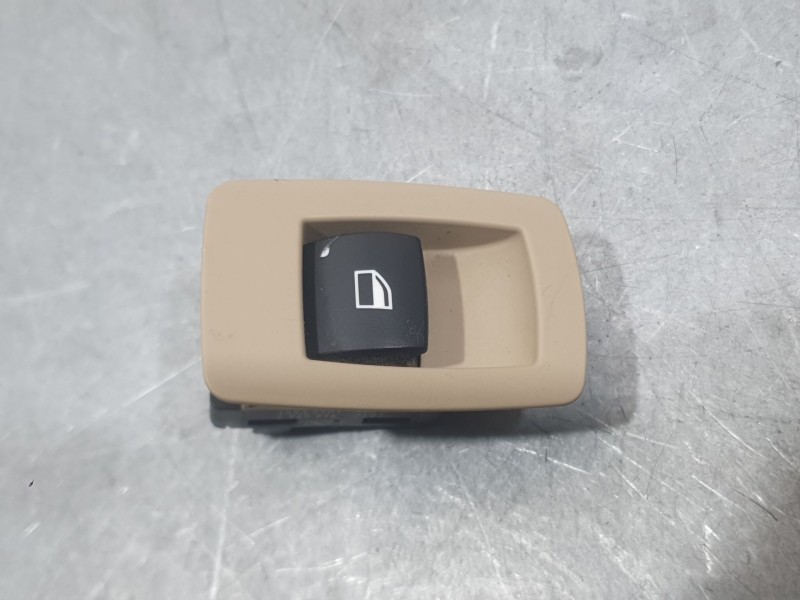 Recambio de mando elevalunas trasero derecho para bmw x5 (e70) xdrive 40 d referencia OEM IAM 6945876  
