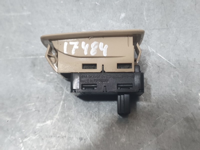 Recambio de mando elevalunas trasero derecho para bmw x5 (e70) xdrive 40 d referencia OEM IAM 6945876  