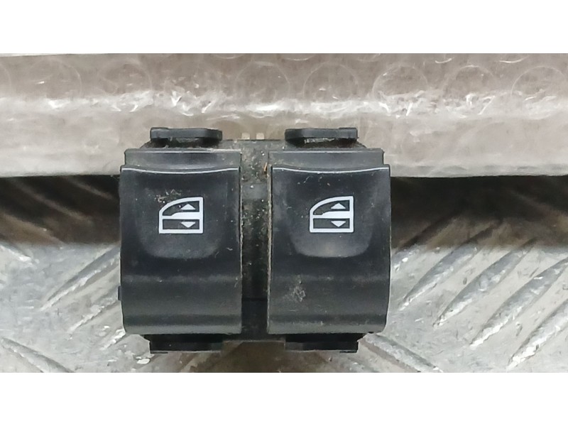 Recambio de mando elevalunas delantero izquierdo para renault kangoo / grand kangoo ii (kw0/1_) 1.5 dci 75 (kw07, kw10, kw04) re