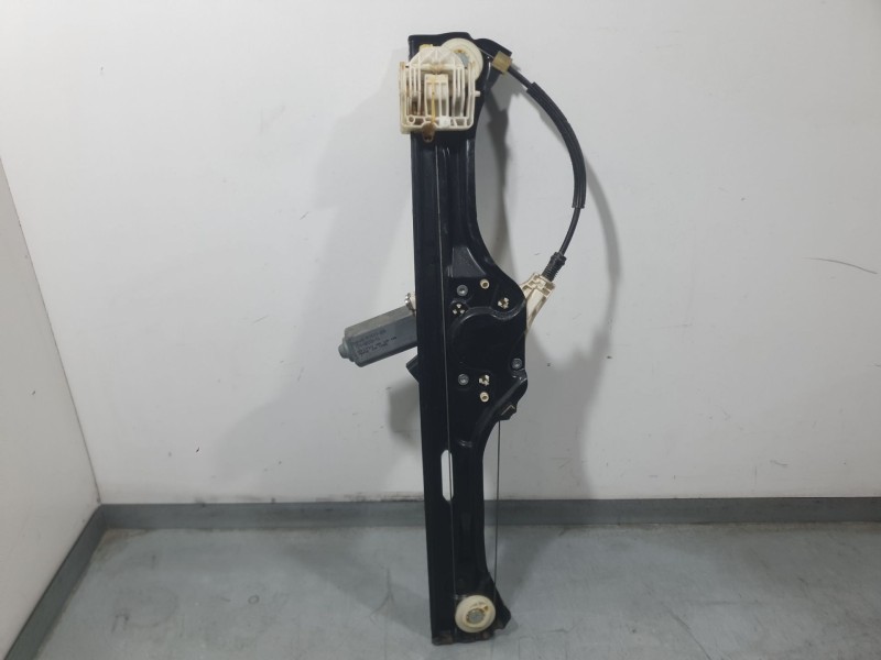 Recambio de elevalunas trasero izquierdo para bmw x5 (e70) xdrive 40 d referencia OEM IAM 7166381 BROSE 