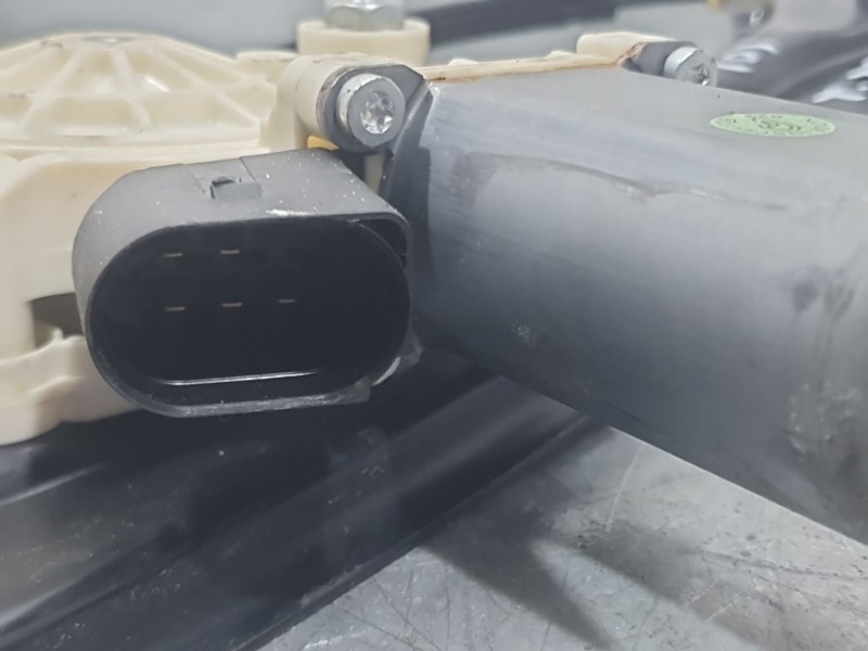 Recambio de elevalunas trasero izquierdo para bmw x5 (e70) xdrive 40 d referencia OEM IAM 7166381 BROSE 