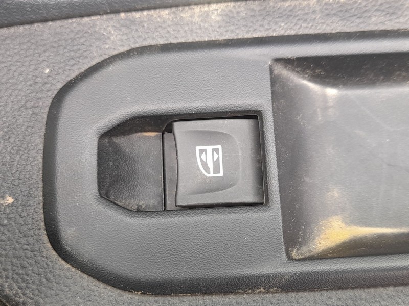 Recambio de mando elevalunas delantero derecho para renault express furgoneta/monovolumen 1.5 blue dci 75 (f6aa) referencia OEM 