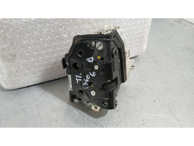 Recambio de cerradura puerta trasera izquierda para porsche macan (95b) 3.0 s diesel referencia OEM IAM 8K0839015F  