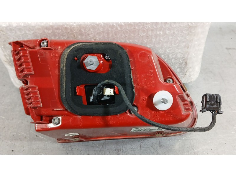 Recambio de piloto trasero derecho interior para porsche macan (95b) 3.0 s diesel referencia OEM IAM 95B9450944F HELLA T95B044