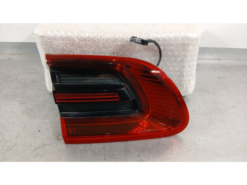 Recambio de piloto trasero izquierdo interior para porsche macan (95b) 3.0 s diesel referencia OEM IAM 95B945093F HELLA T95B044