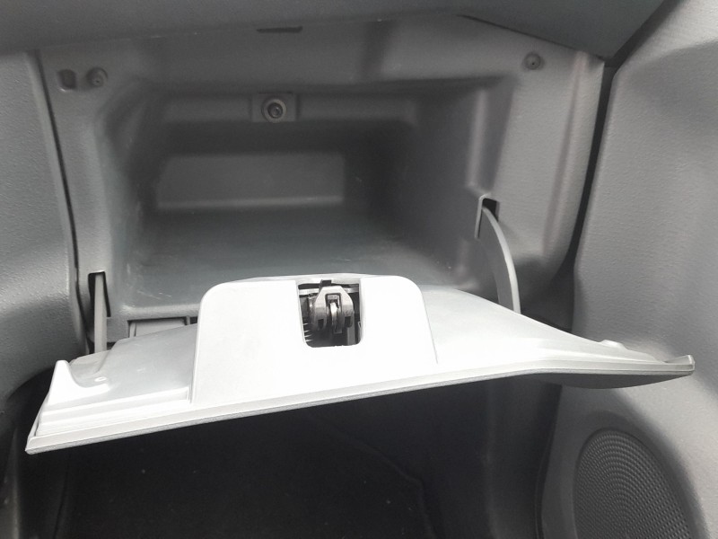 Recambio de guantera para ford ka (ru8) 1.2 referencia OEM IAM 1568243 1568258 