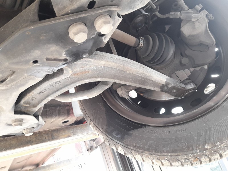 Recambio de brazo suspension inferior delantero izquierdo para ford ka (ru8) 1.2 referencia OEM IAM 1639574  