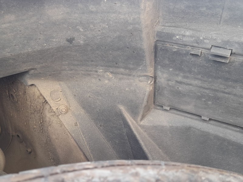 Recambio de plastico pase rueda del. dch. para ford ka (ru8) 1.2 referencia OEM IAM 1558910  