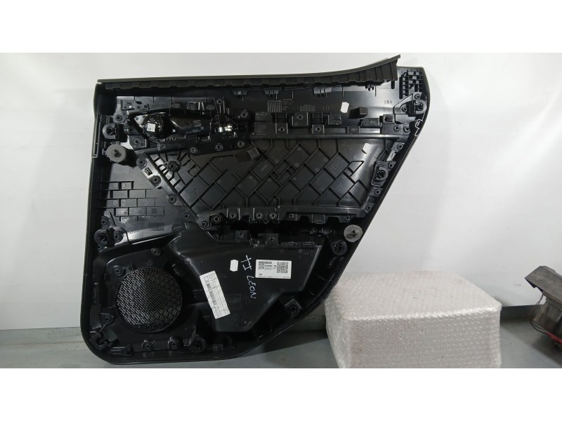 Recambio de guarnecido puerta trasera izquierda para seat leon (kl1, klg) 2.0 tdi referencia OEM IAM 5FA867211J  531203682