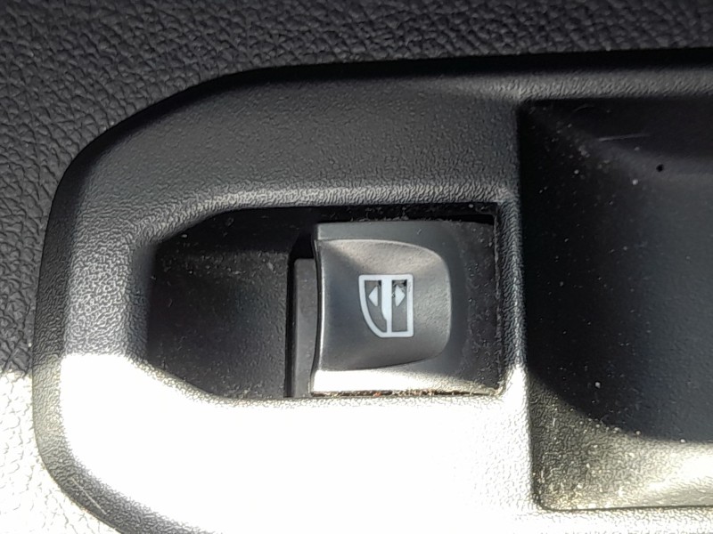 Recambio de mando elevalunas delantero derecho para dacia duster (hm_) 1.6 sce 115 (hmm1) referencia OEM IAM 254217475R  