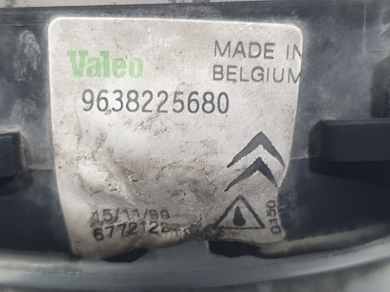 Recambio de faro antiniebla derecho para citroën xsara picasso (n68) 2.0 hdi referencia OEM IAM 9638225680 67721222 VALEO