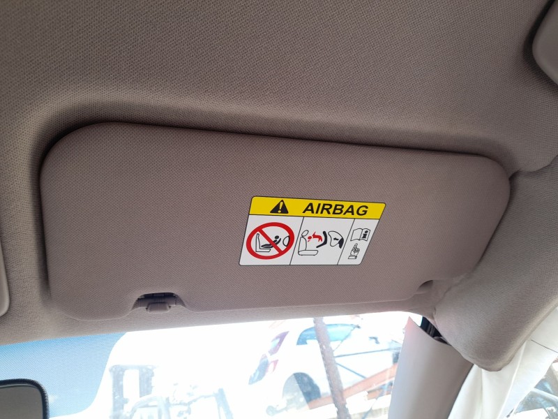 Recambio de parasol derecho para hyundai i20 ii (gb, ib) 1.2 referencia OEM IAM 85220C8400TRY  