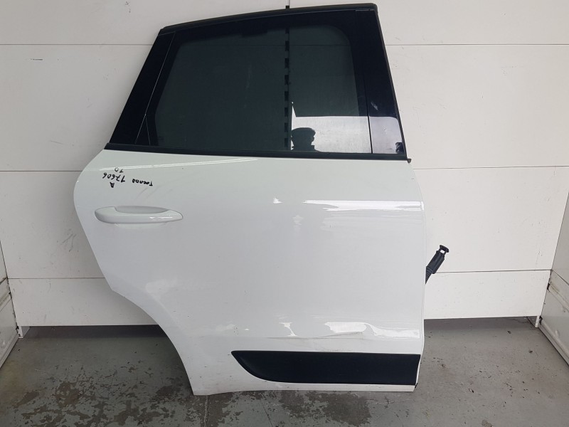Recambio de puerta trasera derecha para porsche macan (95b) 3.0 s diesel referencia OEM IAM 95B833022BGRV TOCADA 