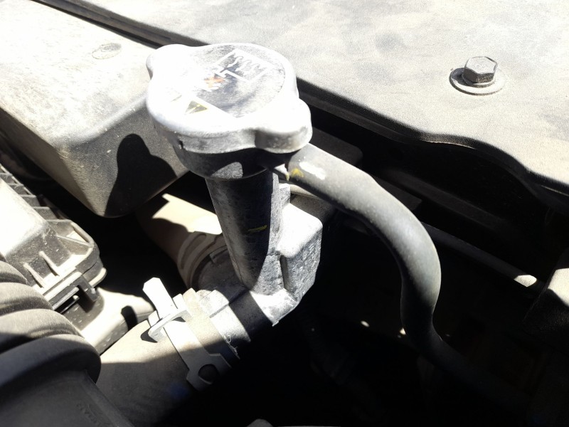 Recambio de radiador agua para hyundai i20 ii (gb, ib) 1.2 referencia OEM IAM 25310C8000 C/ DEPOSITO EXPANSION 