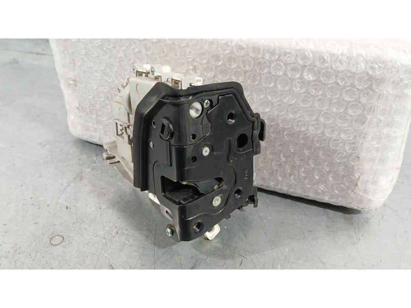 Recambio de cerradura puerta trasera derecha para audi q3 (8ub, 8ug) 2.0 tdi quattro referencia OEM IAM 8K0839016G  