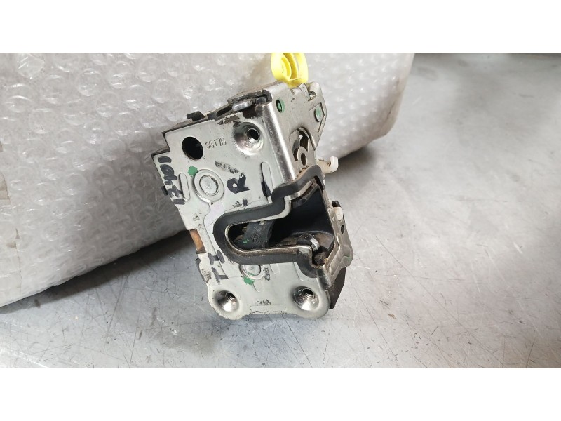 Recambio de cerradura puerta trasera izquierda para dacia duster (hs_) 1.5 dci referencia OEM IAM 825030283R  