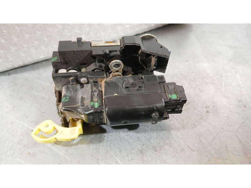 Recambio de cerradura puerta trasera izquierda para dacia duster (hs_) 1.5 dci referencia OEM IAM 825030283R  