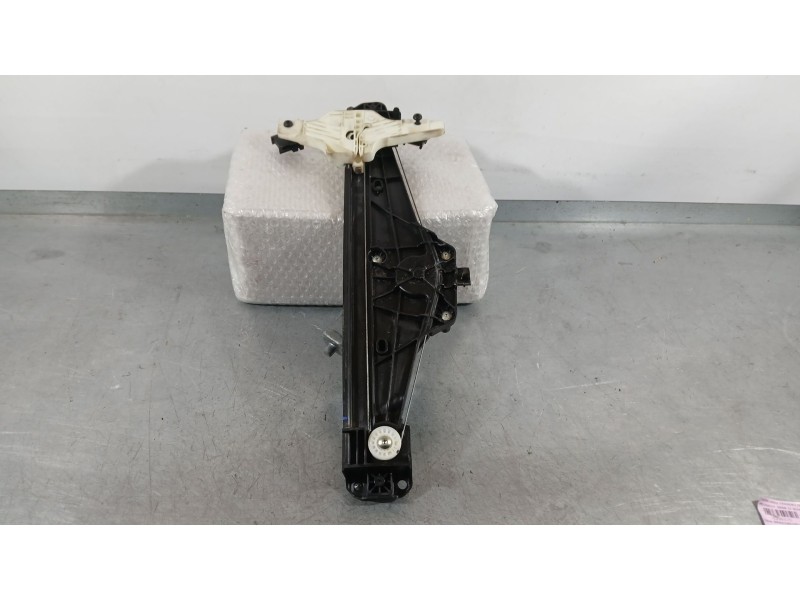 Recambio de elevalunas trasero derecho para peugeot 3008 ii suv (mc_, mr_, mj_, m4_) 1.5 bluehdi 130 referencia OEM IAM 98401901