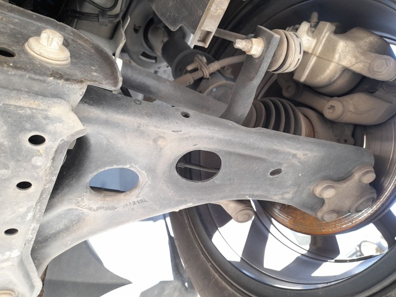 Recambio de brazo suspension inferior delantero izquierdo para opel corsa f (p2jo) 1.2 (68) referencia OEM IAM 9857903080  