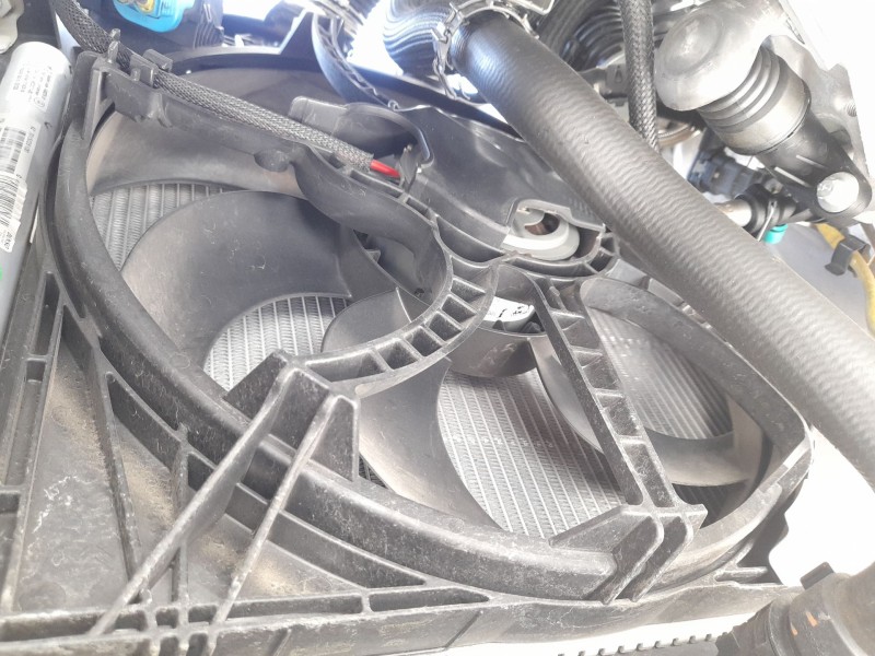 Recambio de electroventilador para opel corsa f (p2jo) 1.2 (68) referencia OEM IAM 9827752980  