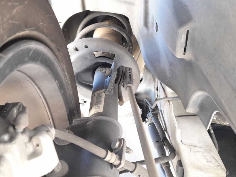 Recambio de amortiguador delantero derecho para opel corsa f (p2jo) 1.2 (68) referencia OEM IAM 9864566180  
