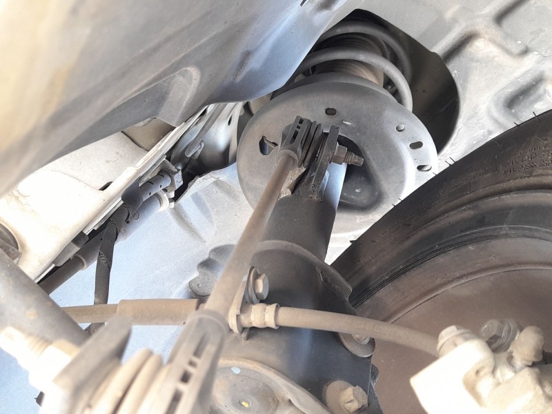 Recambio de amortiguador delantero izquierdo para opel corsa f (p2jo) 1.2 (68) referencia OEM IAM 9864566980  