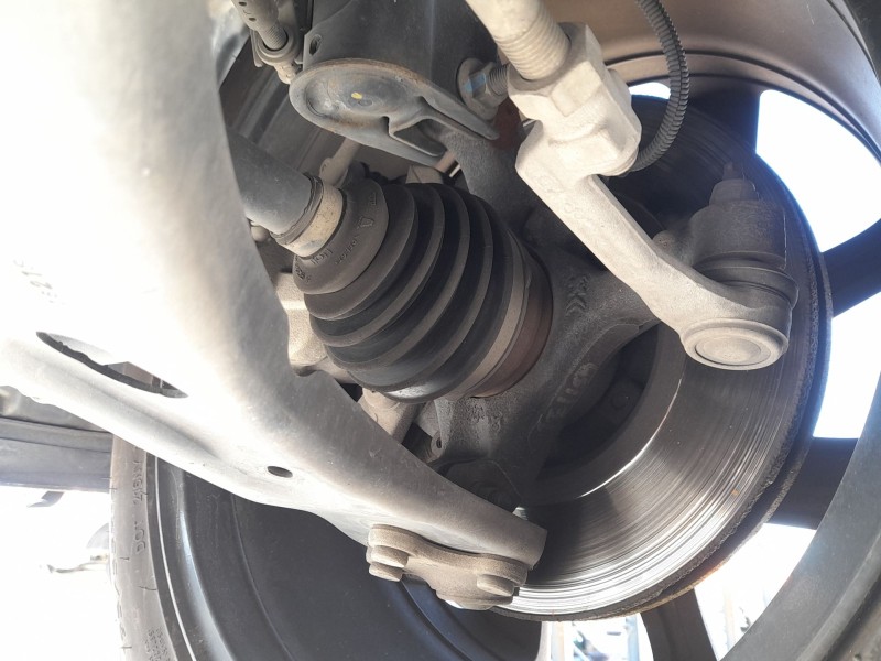 Recambio de mangueta delantera derecha para opel corsa f (p2jo) 1.2 (68) referencia OEM IAM 9826877980  