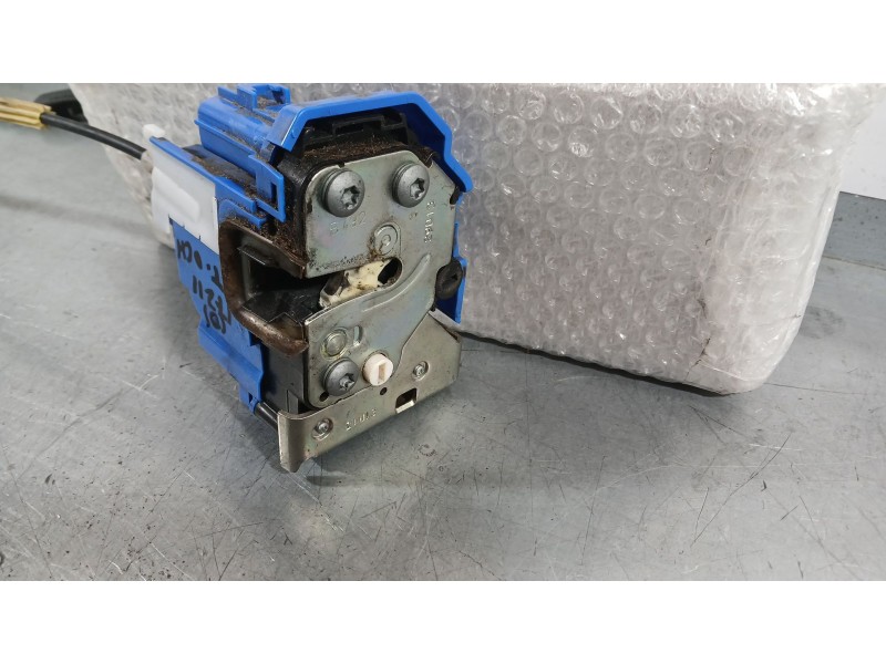 Recambio de cerradura puerta trasera derecha para fiat 500l (351_, 352_) 1.4 (199lyb1b) referencia OEM IAM 51884141  