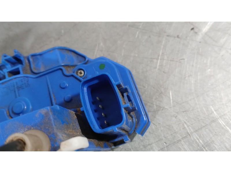 Recambio de cerradura puerta trasera derecha para fiat 500l (351_, 352_) 1.4 (199lyb1b) referencia OEM IAM 51884141  