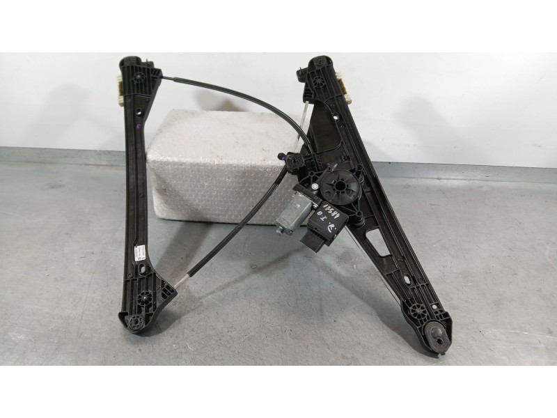 Recambio de elevalunas delantero izquierdo para peugeot 3008 ii suv (mc_, mr_, mj_, m4_) 1.5 bluehdi 130 referencia OEM IAM 9840