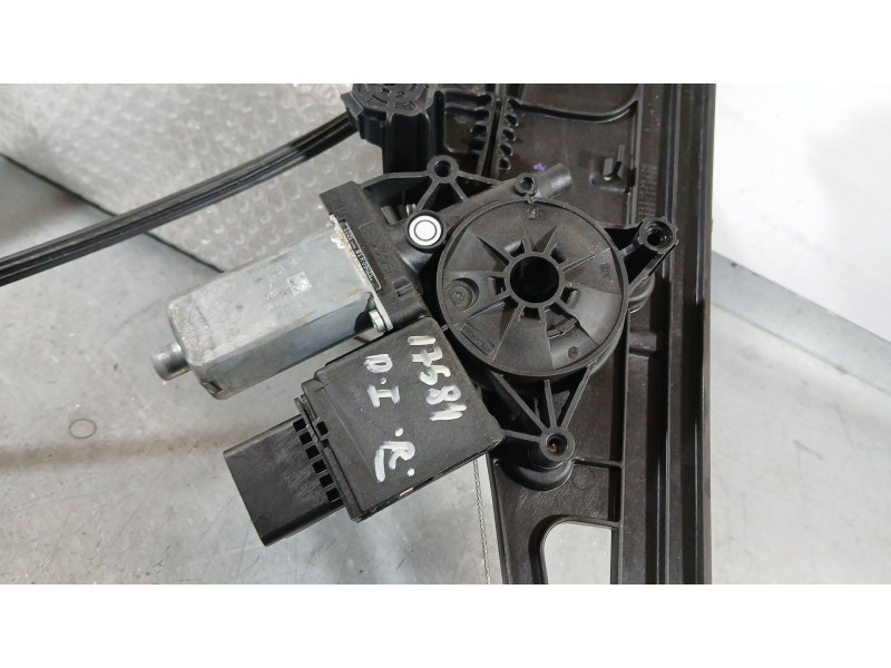 Recambio de elevalunas delantero izquierdo para peugeot 3008 ii suv (mc_, mr_, mj_, m4_) 1.5 bluehdi 130 referencia OEM IAM 9840