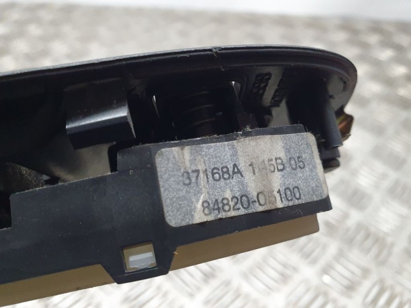 Recambio de mando elevalunas delantero izquierdo para toyota avensis berlina (t25) 2.2 d-4d sol sedán (4-ptas) referencia OEM IA