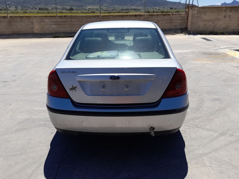 ford mondeo iii sedán (b4y) del año 2001