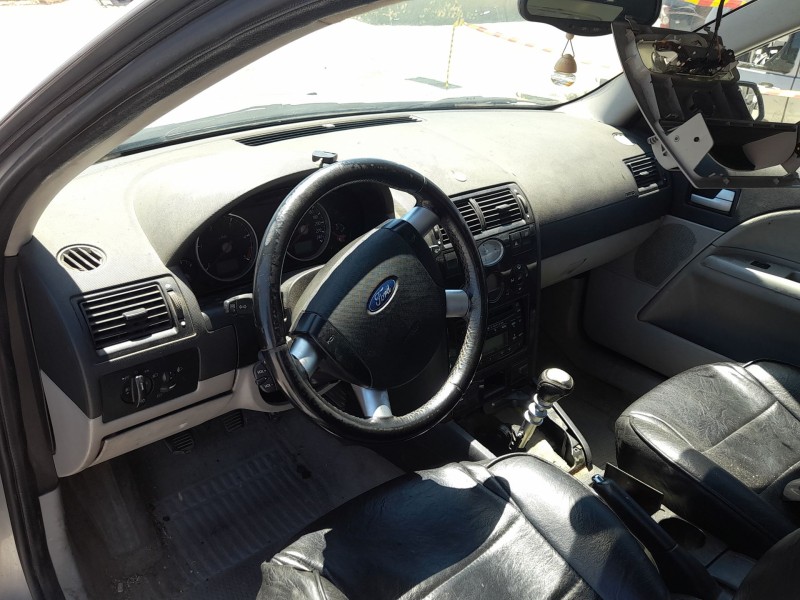 ford mondeo iii sedán (b4y) del año 2001
