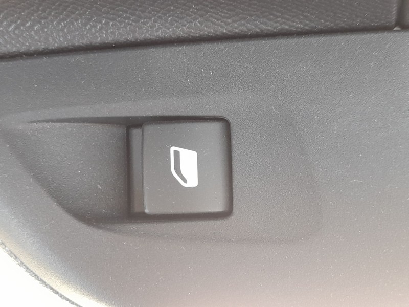 Recambio de mando elevalunas trasero derecho para opel corsa f (p2jo) 1.2 (68) referencia OEM IAM 98044803ZD  