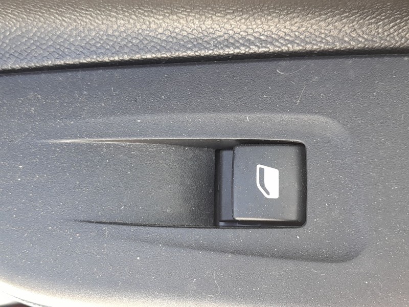 Recambio de mando elevalunas delantero derecho para opel corsa f (p2jo) 1.2 (68) referencia OEM IAM 98044803ZD  