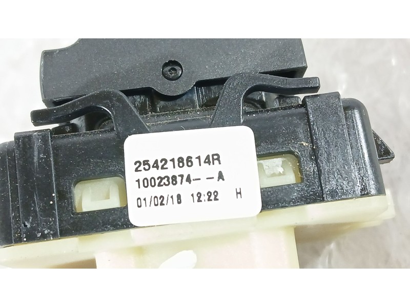 Recambio de mando elevalunas trasero izquierdo para renault zoe ze.40 electric intens referencia OEM IAM 254218614R  