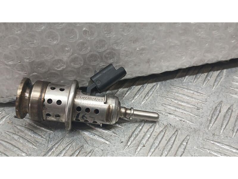 Recambio de inyector adblue para opel corsa f elegance referencia OEM IAM 9813930180  