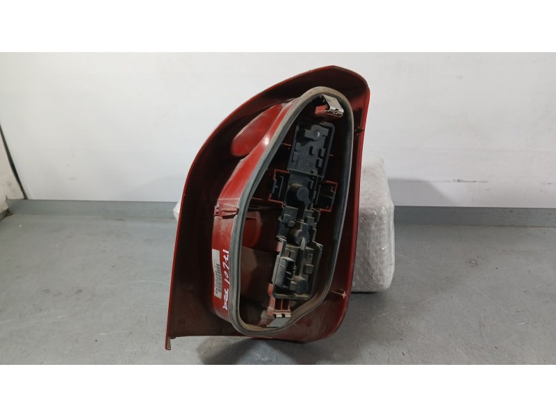 Recambio de piloto trasero izquierdo para citroën xsara picasso (n68) 2.0 hdi referencia OEM IAM 6350N0 ROZADO 89300250