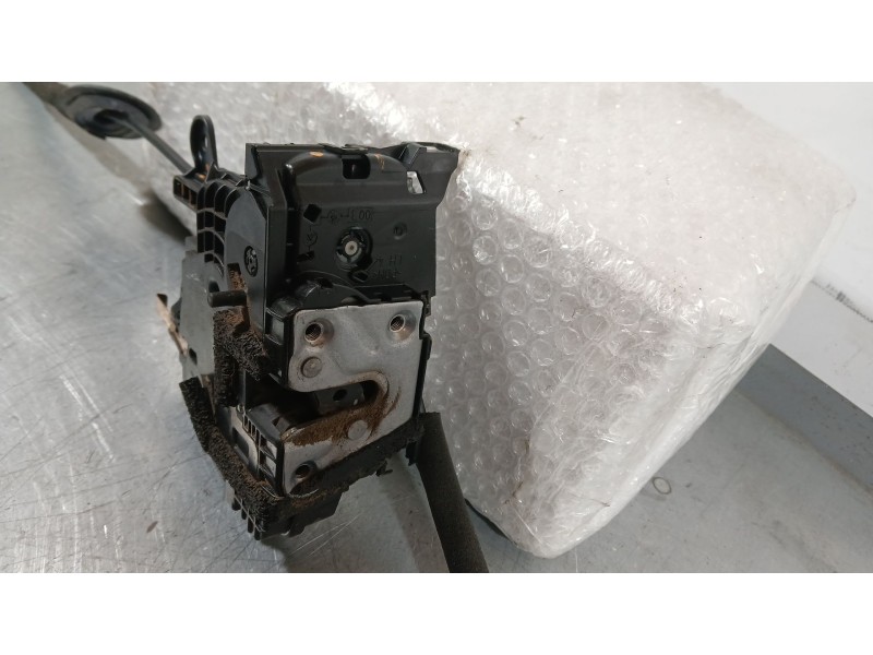 Recambio de cerradura puerta trasera izquierda para renault zoe ze.40 electric intens referencia OEM IAM 825037100R  40717235