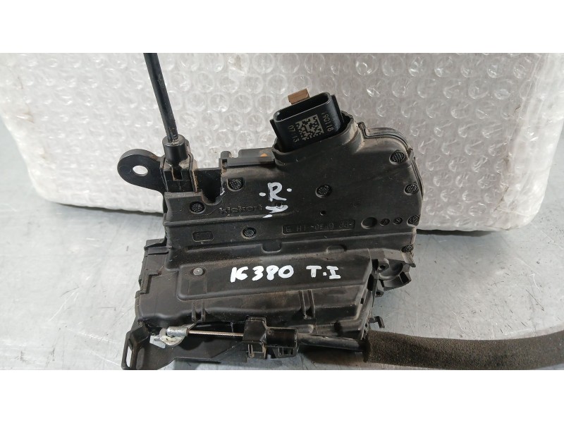Recambio de cerradura puerta trasera izquierda para renault zoe ze.40 electric intens referencia OEM IAM 825037100R  40717235