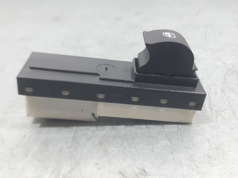 Recambio de mando elevalunas trasero izquierdo para fiat tipo station wagon (356_, 357_) 1.5 t4 hybrid referencia OEM IAM 735735