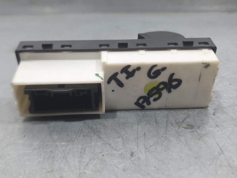 Recambio de mando elevalunas trasero izquierdo para fiat tipo station wagon (356_, 357_) 1.5 t4 hybrid referencia OEM IAM 735735