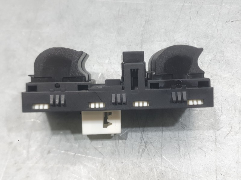 Recambio de mando elevalunas delantero izquierdo para fiat tipo station wagon (356_, 357_) 1.5 t4 hybrid referencia OEM IAM 7357