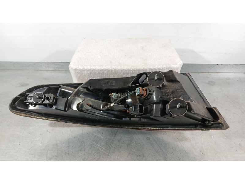 Recambio de piloto trasero derecho exterior para jaguar xf i (x250) 2.7 d referencia OEM IAM 239304 HELLA 