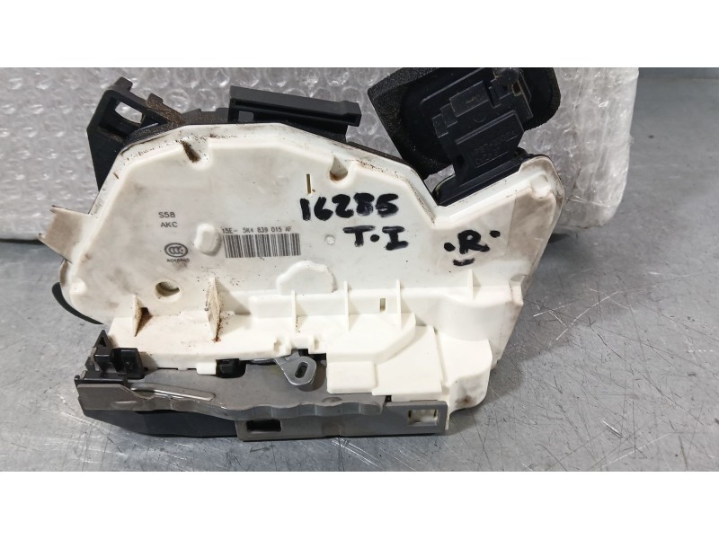 Recambio de cerradura puerta trasera izquierda para seat leon (5f1) style visio edition referencia OEM IAM 5K4839015AF  