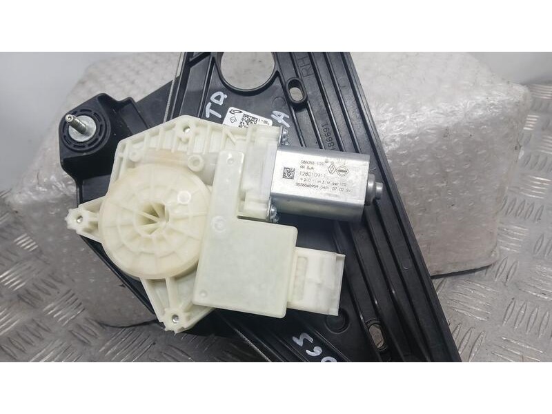 Recambio de elevalunas trasero derecho para renault clio v techno referencia OEM IAM 827209773R ELECTRICO 6 PINS 