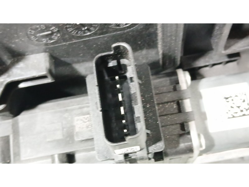 Recambio de elevalunas delantero izquierdo para kia niro i (de) 1.6 gdi hybrid referencia OEM IAM 82470G5110 6 PINS 