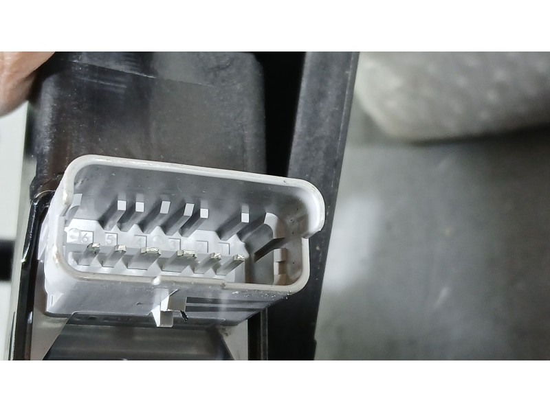 Recambio de elevalunas delantero derecho para opel corsa f (p2jo) 1.2 (68) referencia OEM IAM 9829043380 6 PINS 