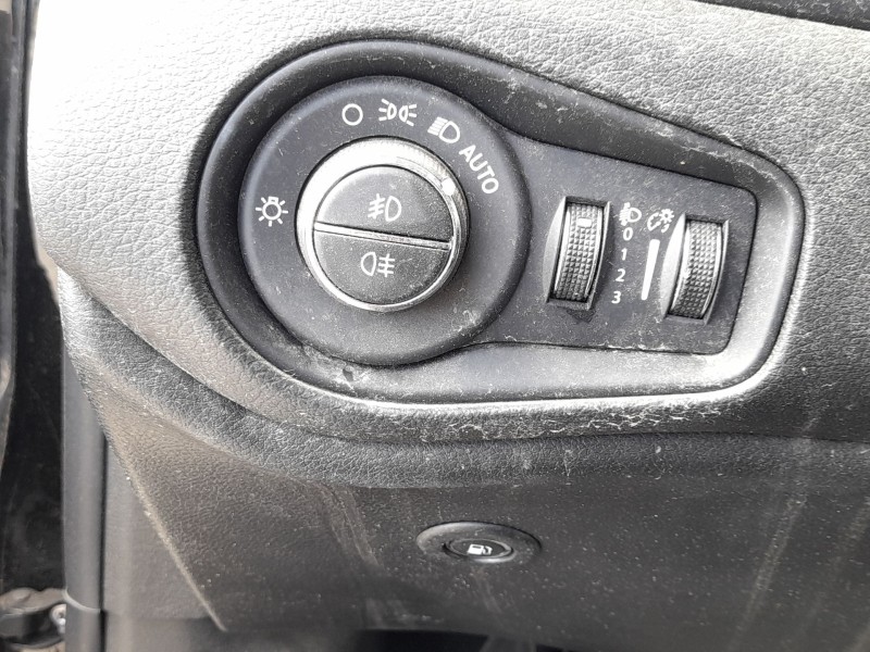 Recambio de mando luces para jeep renegade suv (bu, b1, bv) 1.3 t-gdi 4x4 referencia OEM IAM 735658313  